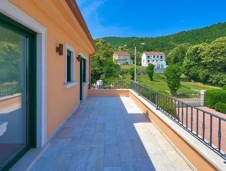 Alpeza Villa Dobrec